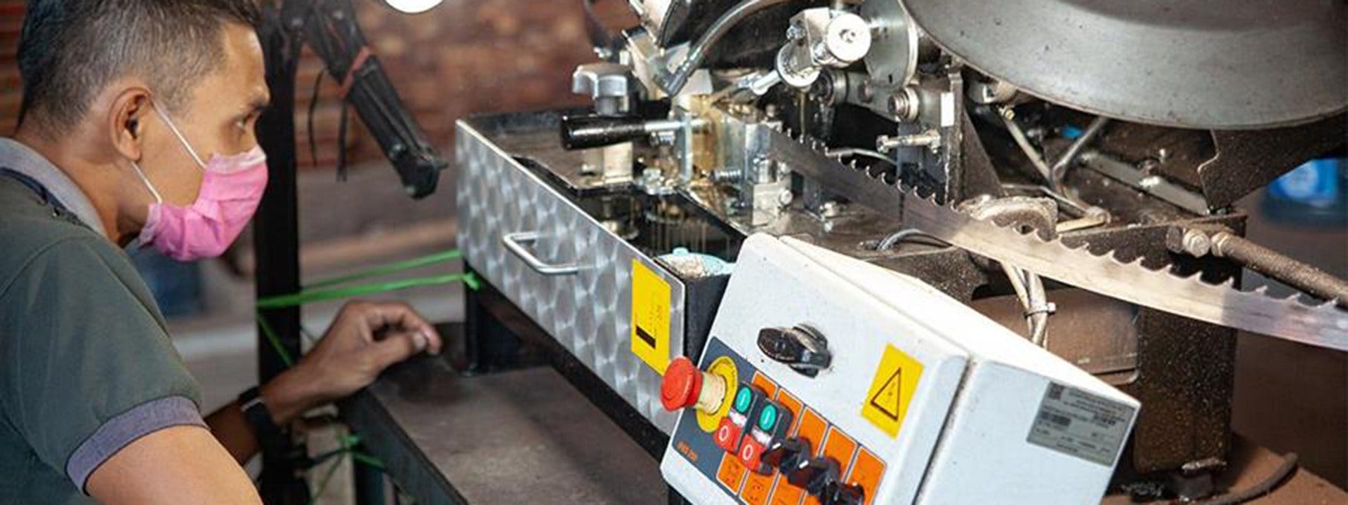 Sharpening blades with Wood-Mizer equipment